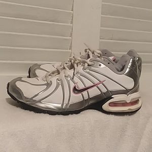NIKE Max Air Running Sneakers